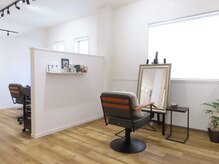 半個室で周りを気にせず上品でナチュラルなプライベート空間