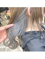 TONE（トーン）by Chara 池袋 髪質改善 ダブルカラー 【4月上旬OPEN（予定）】&nbsp;ホワイトグレーのイヤリングインナーカラー【池袋東通り】