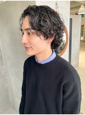 ミディアム　パーマ　ウェーブ　黒髪　センターパート　外国人風