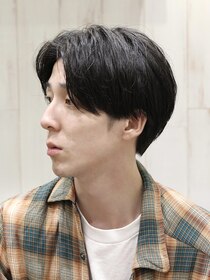 ヨシザワインク プレミアム 横浜 桜木町店(YOSHIZAWA Inc. PREMIUM) 黒髪ソフトツーブロック刈り上げないセンターパート
