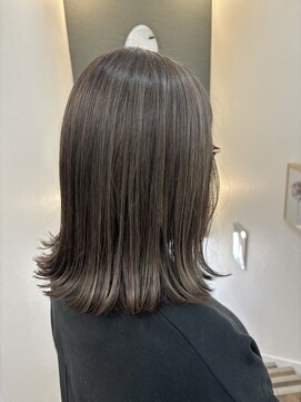 エルア 辻堂(LR.) 白髪ぼかしハイライト