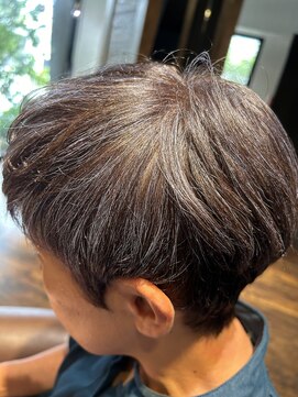 レパーン(Lepa) 白髪ベースのファッションカラー