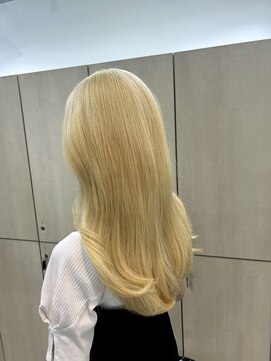 アイズ 横浜(IS) ホワイトブロンド/ブリーチ/ダブルカラー/ハイトーン