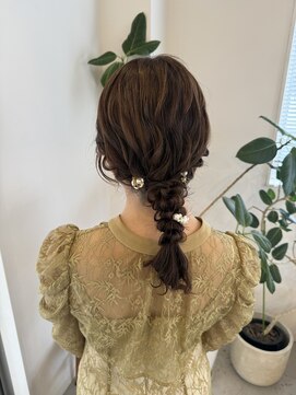 ジジ 宇都宮(Gigi) お呼ばれヘア☆ミディアムヘアでもできる編み下ろし