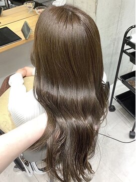 ディーエックス スリー(Dxxxx III) ナッツベージュ