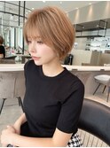 シアーベージュで作る色気のあるショートヘア