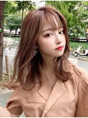 20代に人気!顔周りの後れ毛がかわいいシャギーレイヤーロング