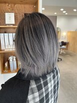 ワンバイワン(One×One)&nbsp;【林】シルバーバレイヤージュ！！