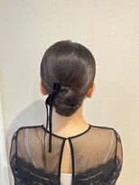 フェリーチェ 六本木店(Felice)&nbsp;タイトシニヨン アップスタイル ベロアリボン  参列 お呼ばれ
