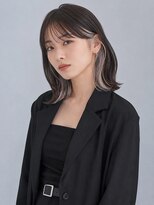トリニティ(trinity) ブリーチ インナーカラー イヤリングカラー グレー ボブ 外ハネ