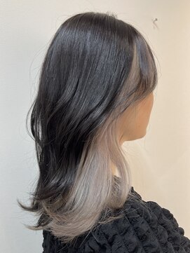ルーム(Room) インナーカラー/韓国/切りっぱなしボブ/外ハネ/くすみべージュ