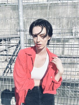 ベシドゥーズ(Besixdouze) ショートボブ