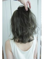 ヘアルーム モア(hair room More) 30代女性　ハイライト×カーキ