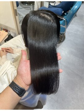 リラエ(Lyrae) 縮毛矯正/髪質改善/美髪カラー/トリートメント【大阪/西梅田】