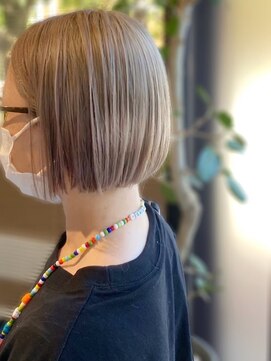 リノショアーズ ショウナン 辻堂店(RinoShores SHONAN) 20代30代ブリーチ透明感カラーシアーベージュミニボブ