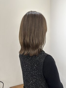 リリアーナ(LILIANA) 池袋 イルミナカラー 透明感 艶髪 切りっぱなし ミディアム♪