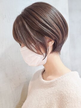 ソワネ 表参道(soigne) 大人ショートボブ白髪ぼかしハイライト顔周りレイヤー丸みボブ