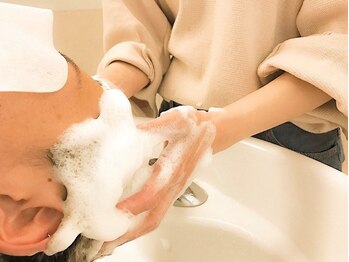 タブーセントラル(TABOO Central)の写真/【久屋大通30秒】頭皮の汚れを落としてスッキリ◎頭皮を健康にし、髪の土台から美しく健康的な美髪へ…。