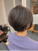丸みと軽さを両立した大人ショート