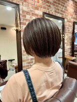 ルーリールー(Rulyru)&nbsp;【京都・烏丸】ミニボブ/ショート/グレージュ【Rulyru】