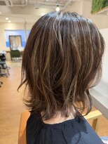 チルアウト 塚口本町店(chill out)&nbsp;くびれミディ 鎖骨ミディ 外ハネミディアム ハイライト