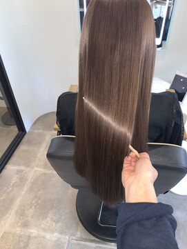 アールサロン アオヤマ(Rr SALON AOYAMA) プラチナミネコラマットベージュ