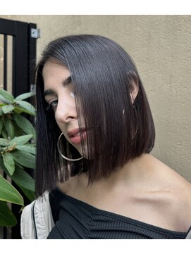 ピークアブー 表参道(PEEK-A-BOO) 肩上切りっぱなしボブ