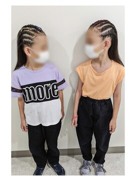 セットサロン ココ ☆エクステを挟んだコーンロウ☆