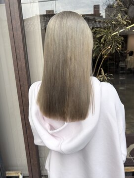 コレット ヘアー 大通(Colette hair) ハイトーン/ミルクティーベージュ/ブリーチ/透明感カラー
