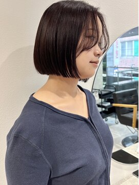 ラミエバイメルト 下北沢(lamie by melt) 前下りボブ顔周り薄めサイドバングボルドーカラーレッド暖色大人