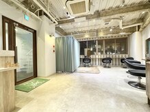 店内改装により開放的な空間とプラスアルファ施術を。