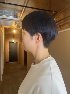 ネイビーカラー