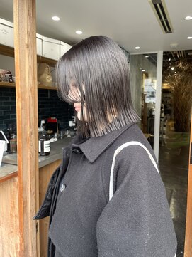 テイ(tei) 透明感グレージュ/切りっぱなしボブ