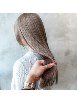 ギークス(GEEKS) 【GEEKS渋谷】シアーグレージュ/大人かわいい/透明感溢れる/小顔