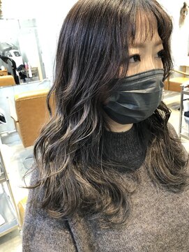 ココ 西葛西南口店(COコ) 白髪ぼかしハイライト♪