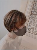 白髪ぼかしマッシュショート