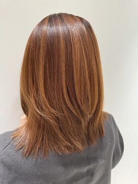 ヘアメディカルサロン 福岡 ミディアムレイヤー　ストレート