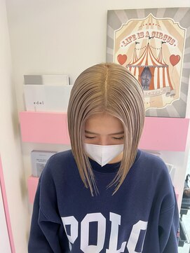 ゲームバイアランスミシー 心斎橋(GAME by Alan Smithee) ミルクティーベージュ／切りっぱなしボブ