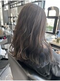 アッシュベージュ×ブルー