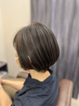 コモド(Comodo) ショートボブ