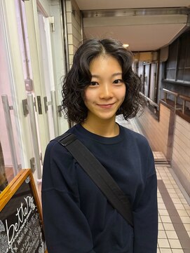 ベター(better) ナチュラルカールでつくる“冬のやわらかボブ”