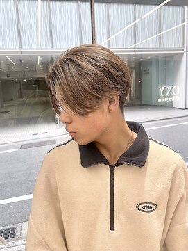 オーク 横浜(OAK) センター分け×刈り上げ