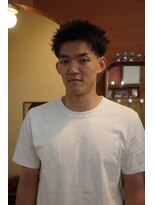 エディ(Edy)&nbsp;メンズスパイキーショートフェードピンパーマ刈り上げ眉毛カット