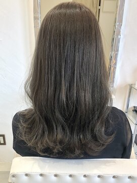 ニィー バイ ディコ(nii by Dico) ブルーグレージュ×セミロング