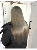 オリーブグレージュ