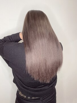 アルマバイロサ(ALMA by ROSA) 赤みを抑えた艶髪グレージュ♪/担当:RENTA