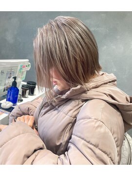 ラベルムバイエーケー(La Belleme by AK) ホワイトベージュ
