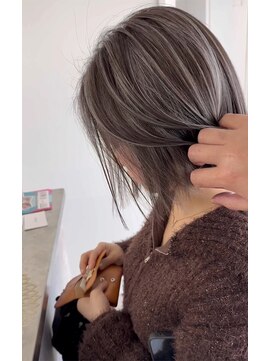 エラ(ELLA) コントラストハイライト