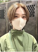ハンサムショートショートボブセンターパートハイライトカラー