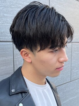 カインド 南青山(hair&make up KIND) 刈り上げセンターパート　ニュアンスデザイン　ビジネスマン